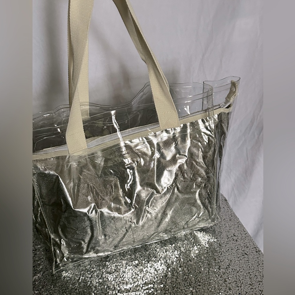 COPY - Sunnylife Silver Metallic Carry Me Tote - Picture 10 of 14